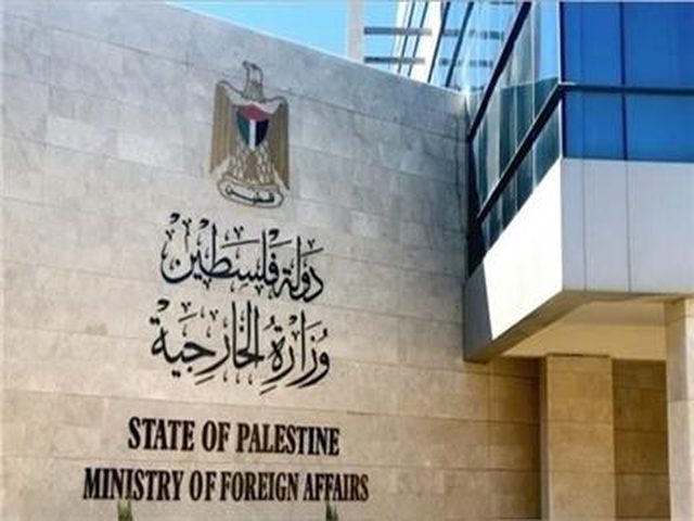 الخارجية تحمّل بينيت المسؤولية عن عودة التصعيد في الأقصى