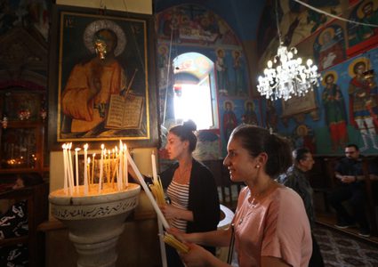 الكنائس حسب التقويم الشرقي تحتفل بعيد الخضر