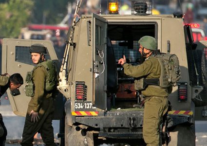 قوات الاحتلال تعتقل مواطنًا من مسافر يطا