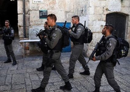 قوات الاحتلال تعتدي على شاب من سلوان ويعتقله في القدس