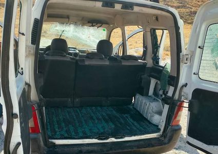 إصابة عدد من المواطنين إثلا اندلاع شجار تخلله تحطيم سيارة في يطا جنوب الخليل