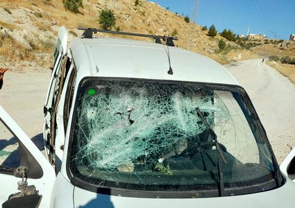 إصابة عدد من المواطنين إثلا اندلاع شجار تخلله تحطيم سيارة في يطا جنوب الخليل