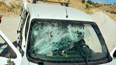 إصابة عدد من المواطنين إثلا اندلاع شجار تخلله تحطيم سيارة في يطا جنوب الخليل