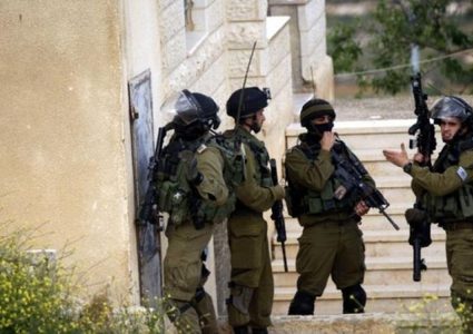 الاحتلال يداهم ويفتش منازل في جنين