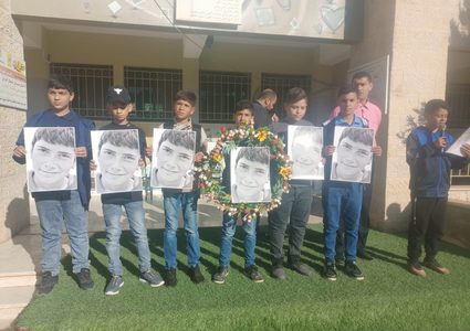 زملاء الفتى أشرف حمايل يستذكرونه بعد عودتهم لمقاعد الدراسة