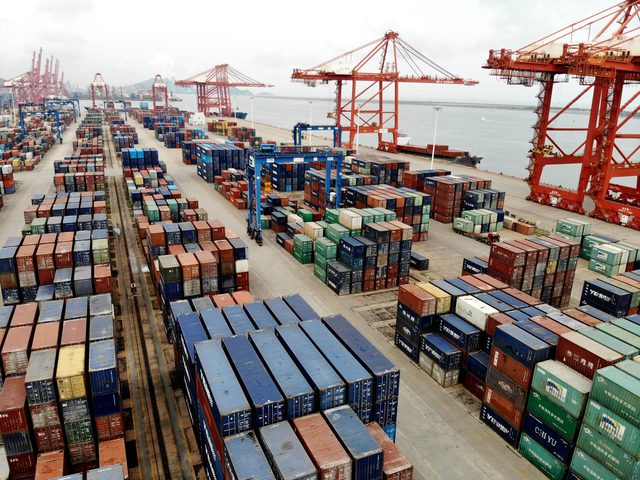 صادرات الصين تتجاوز التوقعات.. وترتفع 3.9% في أبريل على أساس سنوي