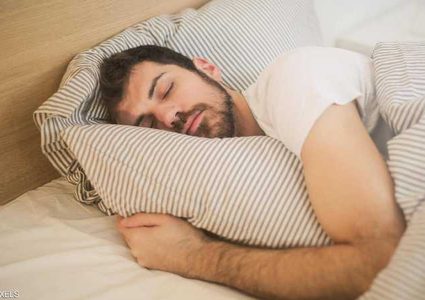 فاكهة تساعدك على النوم بشكل أسرع