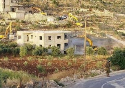 الاحتلال يهدم منزلين في بيت دجن شرق نابلس