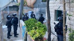 الاحتلال يحاصر بناية عائلة الرجبي في سلوان تمهيدا لهدمها