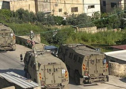 الاحتلال يحتجز أسيرا محررا ويداهم منازل في قرية رمانة غرب جنين
