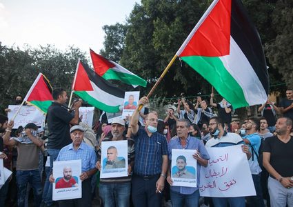 طولكرم: وقفة مساندة للأسرى في سجون الاحتلال