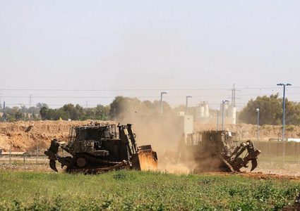 غزة:توغل آليات وجرافات الاحتلال شرق المحافظة الوسطى