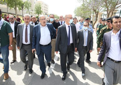 بحضور رئيس الوزراء السابق د. رامي الحمدالله ورئيس جامعة النجاح د.عبد الناصر زيد.. وداع الشهيدة الصحفية شيرين أبو عاقلة