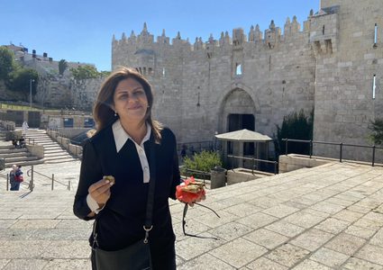 قوات الاحتلال تقتحم منزل عائلة  الشهيدة شيرين أبو عاقلة شمال القدس