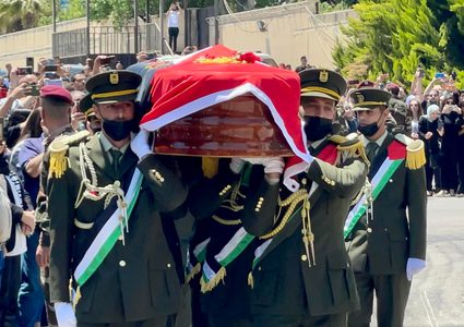 مشاهد من مراسم تشييع أبوعاقلة في مقر الرئاسة برام الله