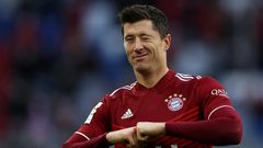 البايرن يكشف موقف ليفاندوفسكي النهائي من الرحيل