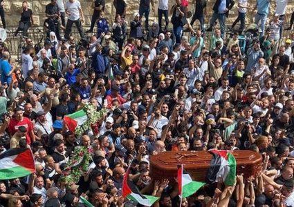 جثمان الشهيدة شيرين أبو عاقلة يوارى الثرى في مقبرة جبل صهيون