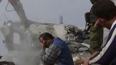 الاحتلال يجبر مقدسيا على هدم منزله