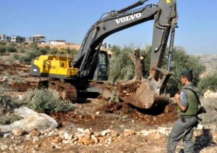 الاستيلاء على جرافة في طولكرم