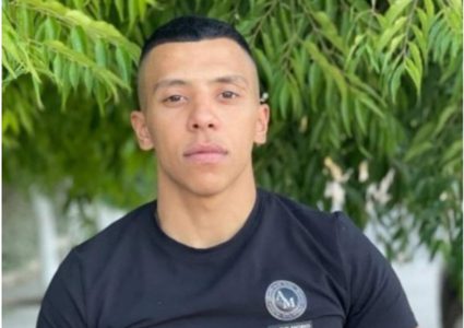 الاحتلال يحتجز جثمان الشهيد الشريف