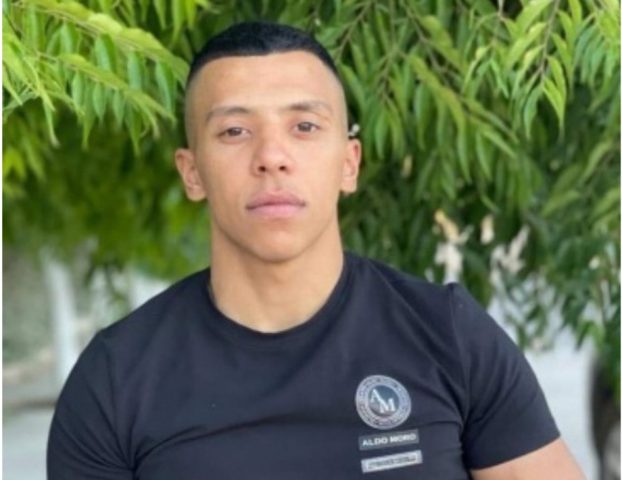 الاحتلال يحتجز جثمان الشهيد الشريف