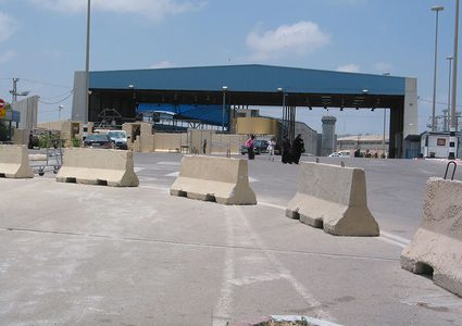 الاحتلال يصدر قراراً بإعادة فتح حاجز بيت حانون