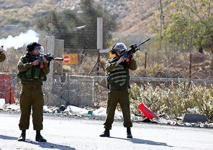 الاحتلال يقمع مسيرة طلابية بذكرى النكبة في مخيم العروب