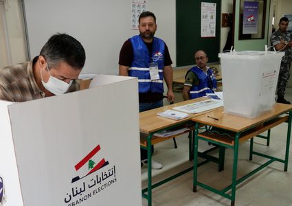 انتخابات لبنان: "مئات المخالفات" في الساعات الأولى