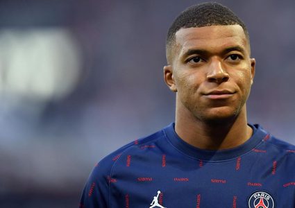 مبابي يحدد الموعد النهائي لحسم مصيره