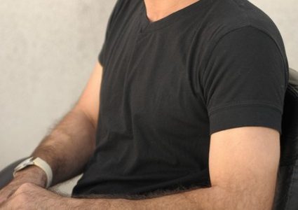 نقل الأسير المريض ناصر أبو حميد الى المستشفى بعد تدهور وضعه الصحي