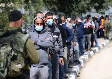 الكشف عن عدد العمال والتجار الفلسطينيين الذين دخلوا للعمل في الداخل المحتل