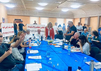 لجنة الدفاع عن أراضي "نحف" تقر سلسلة نشاطات مناهضة لمخطط سكة القطار