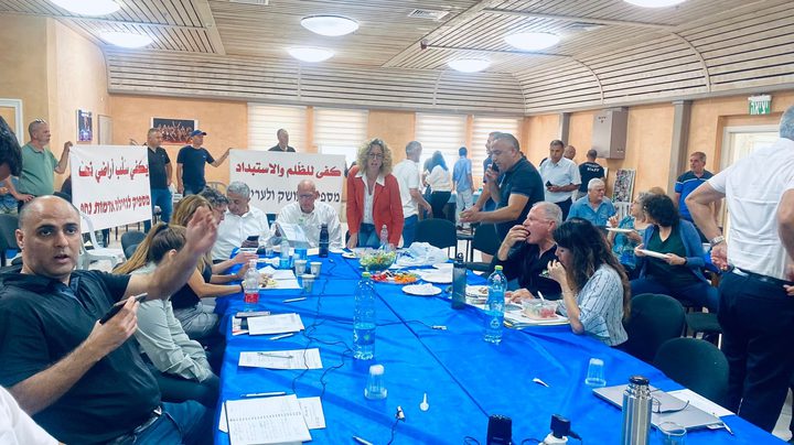 لجنة الدفاع عن أراضي "نحف" تقر سلسلة نشاطات مناهضة لمخطط سكة القطار