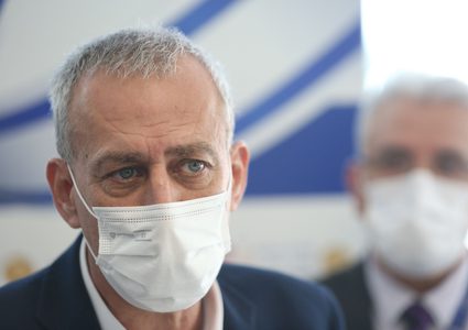 إسرائيل تلغي وضع الكمامة خلال الرحلات الجوية الدولية