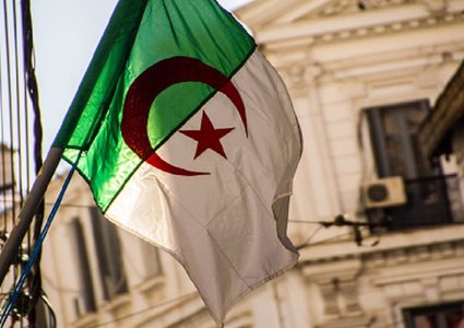 نواب جزائريون يقدمون مشروع قانون لتجريم التطبيع مع إسرائيل