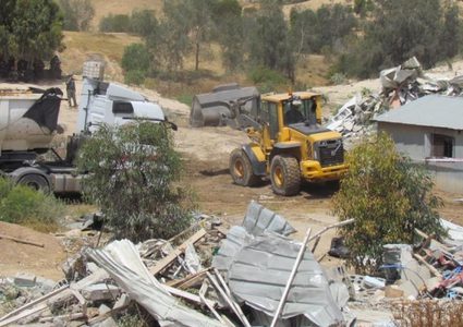 هآرتس: "الإدارة المدنية" تنفذ 70٪ من أوامر الهدم للفلسطينيين و30٪ للمستوطنين
