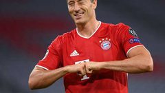 ليفاندوفسكي يتواصل مع تشافي.. وخطوة واحدة على حسم الصفقة