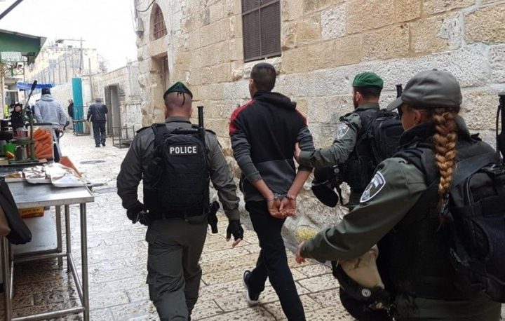 قوات الاحتلال تعتقل شابا في البلدة القديمة من القدس