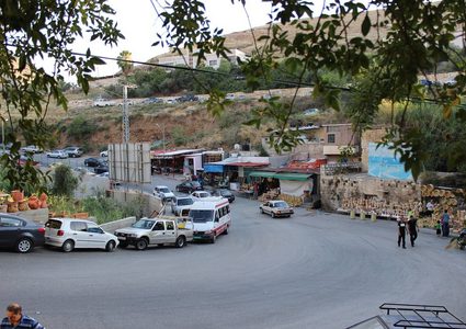 مستوطنون يقتحمون منطقة الباذان قرب نابلس