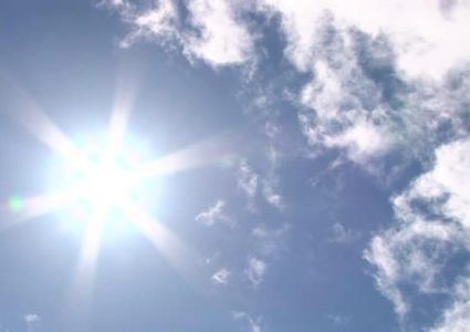 الطقس: أجواء حارة في ساعات النهار و لطيفة ليلا