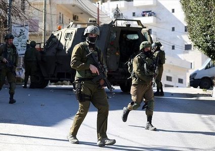 الاحتلال يعتقل شابا على حاجز مخيم شعفاط شرق القدس