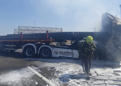 مصرع سائق شاحنة من وادي سلامة على شارع 6 قرب كفر قاسم