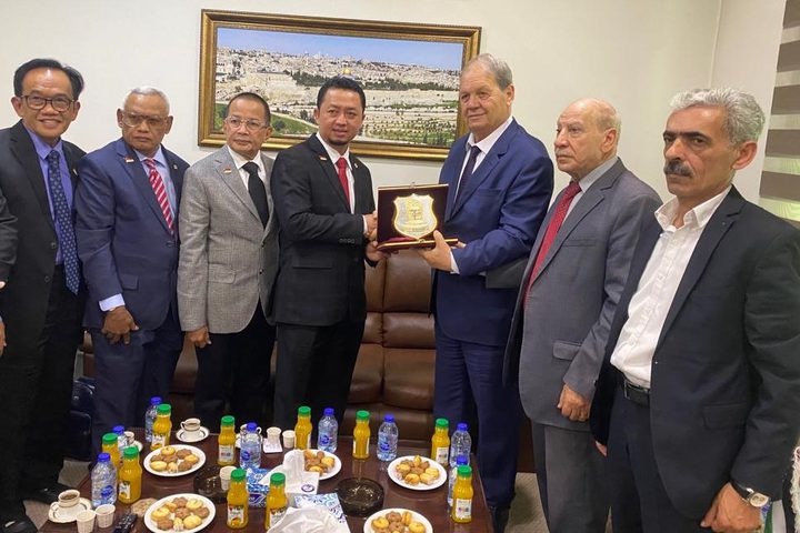 فتوح يبحث مع رئيس الوفد البرلماني الإندونيسي آخر المستجدات السياسية