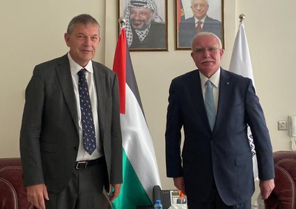 المالكي يلتقي مفوض عام "الأونروا" بمدينة رام الله