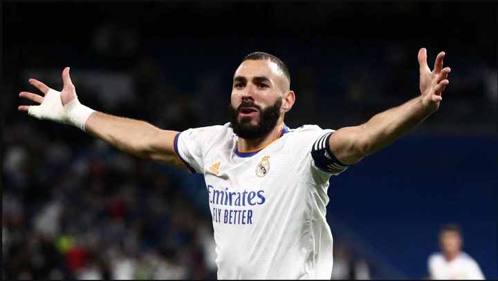 بنزيما لاعب الموسم في ريال مدريد