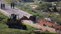 الاحتلال يجرف أراضي جنوب بيت لحم