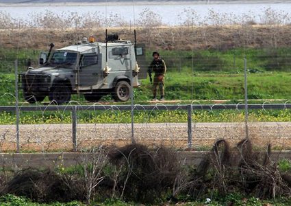 الاحتلال يستهدف المزارعين بالنار والغاز شرق خان يونس