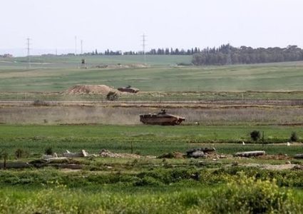 الاحتلال يطلق النار والغاز وقنابل الإنارة شرق رفح