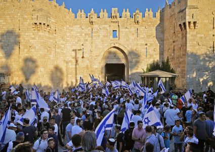 الإعلام العبري يعلن موعد إنطلاق مسيرة الأعلام في القدس