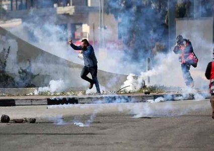 اندلاع مواجهات مع الاحتلال غرب نابلس